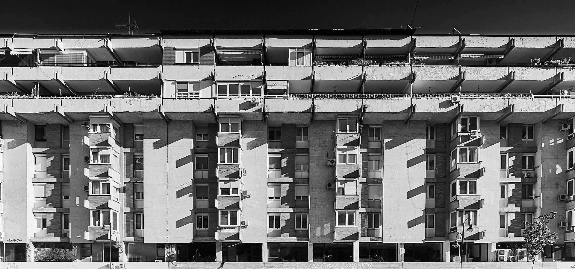 Brutalist housing blocks in Skopje. Image: Vase AMANITO under a CC licence