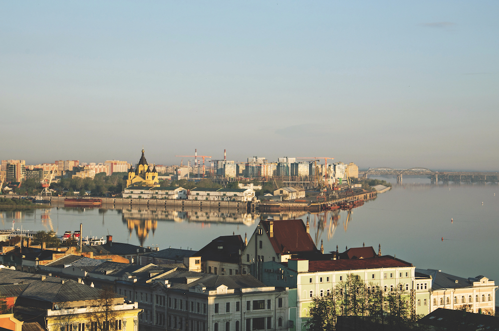 The confluence of the Oka and Volga rivers in Nizhny Novogorod. Image Daniil Maksyukov under a CC License