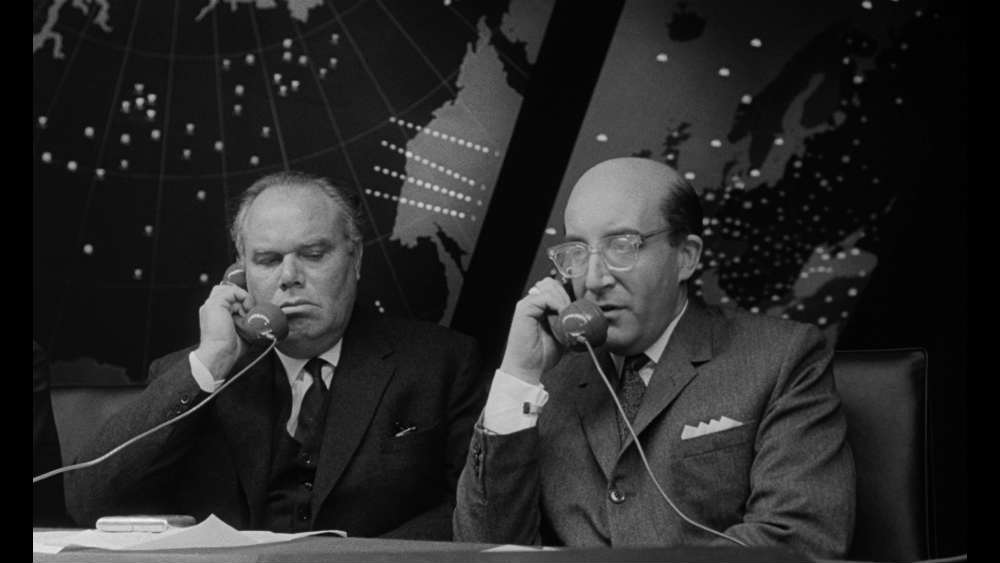 Russian Ambassador Alexi de Sadesky (left)