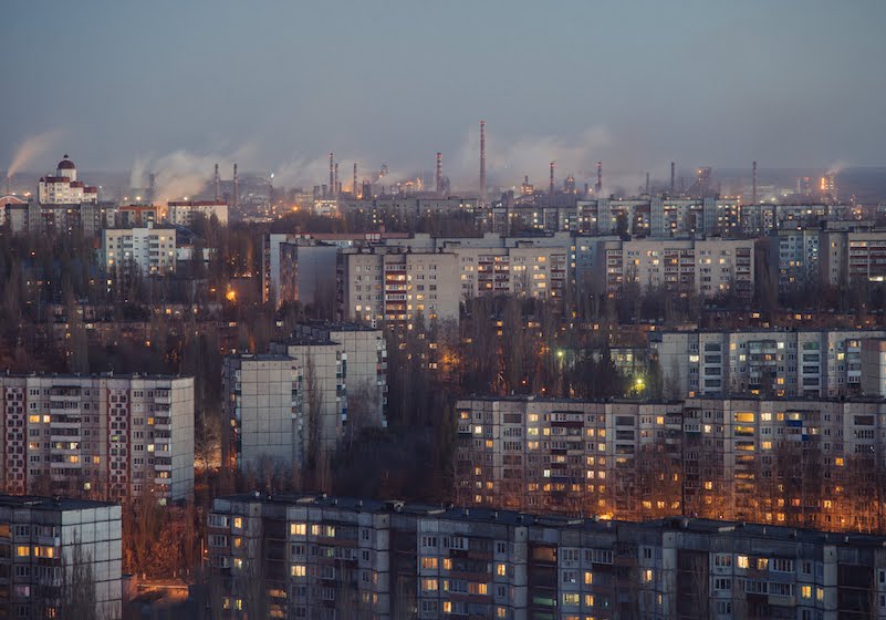 These snapshots of nocturnal Nizhny Novgorod capture the quiet contemplation of the Russian commuter