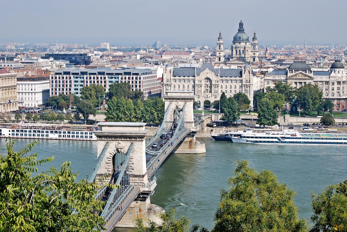 Could a €1 billion carbon-neutral town filled with greenhouses be coming to Hungary?