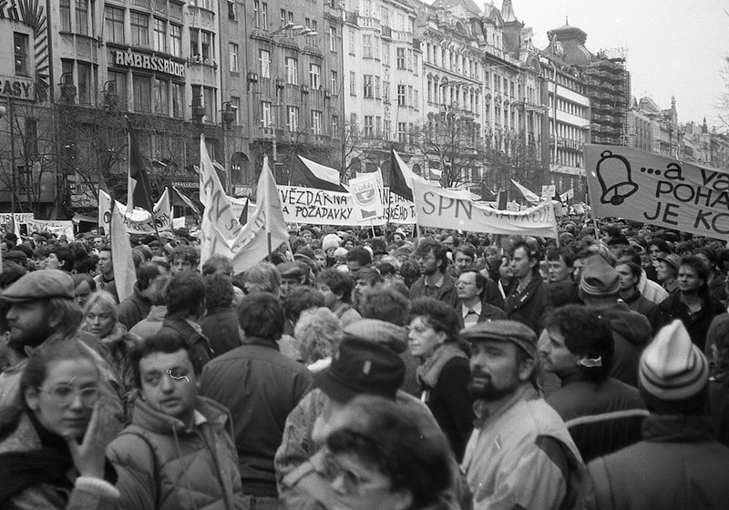 These 5 books lay bare what life was really like when communism fell in Eastern Europe