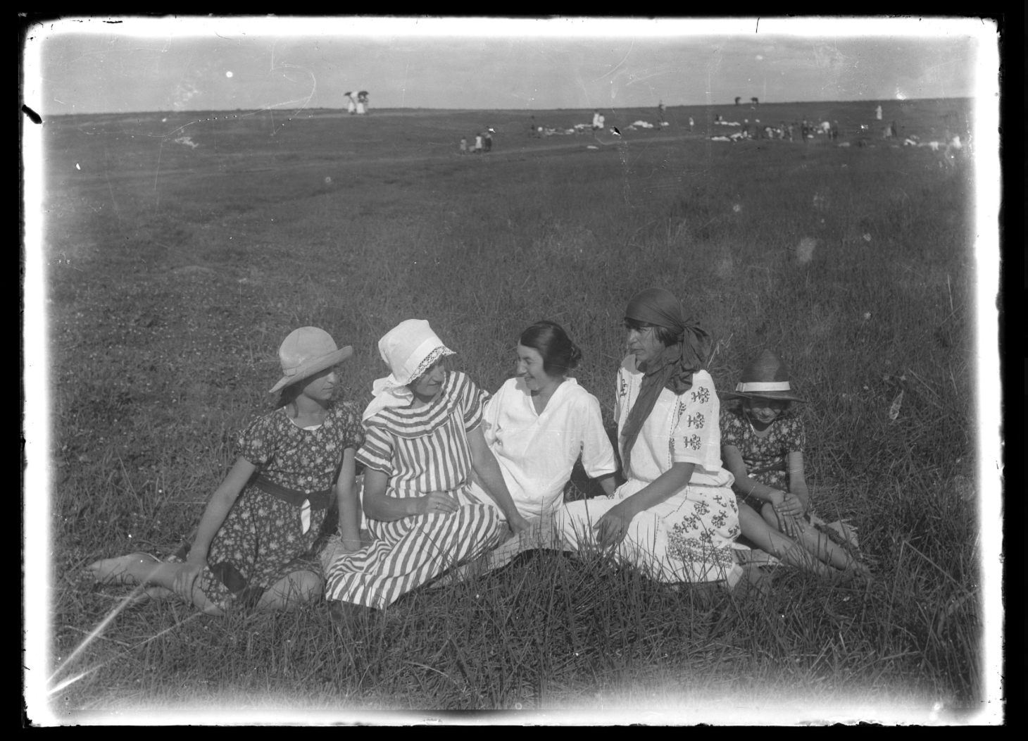 Women on the grass 1920-30