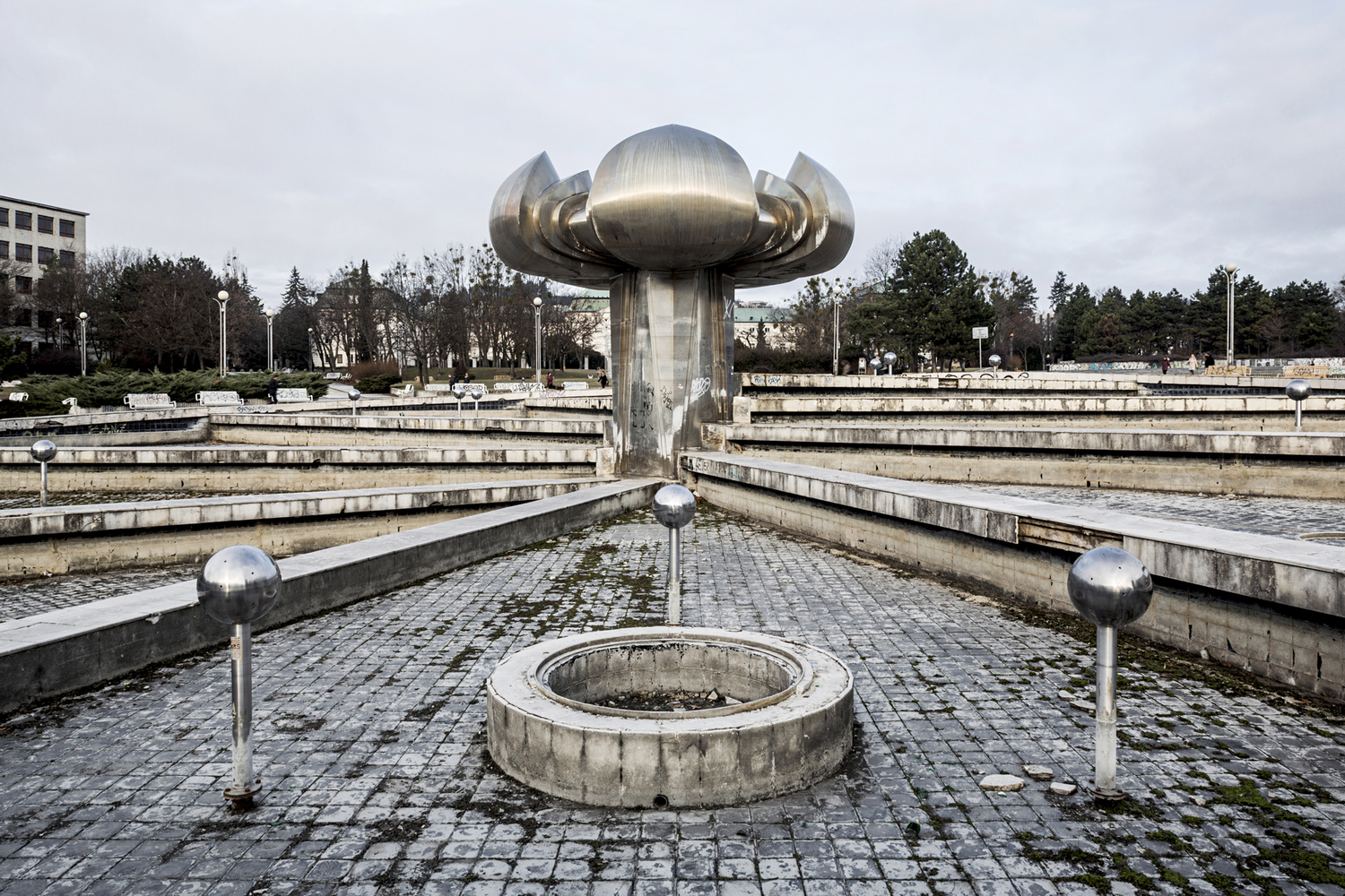 Fountain of Union, by sculptors Juraj Hovorka, Tibor Bártfay, Karol Lacko and architects Virgil Droppa and Juraj Hlavica, 1979-1980. Bratislava, Slovakia. Image: Stefano Perego