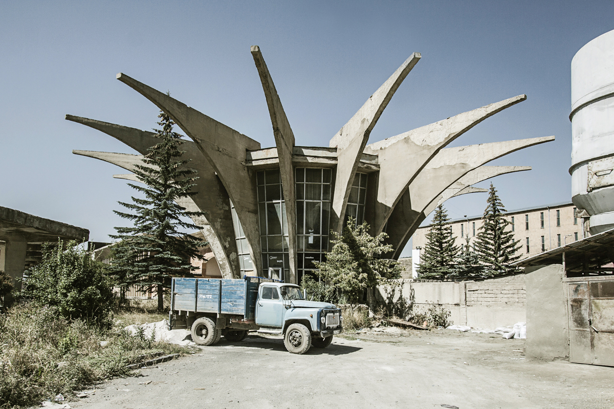 Image: Hrazdan Bus Station, Armenia © Roberto Conte