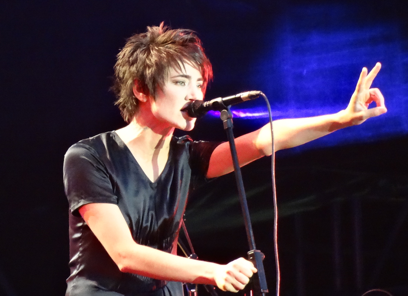 5 videos from Russian rock icon Zemfira you need to watch