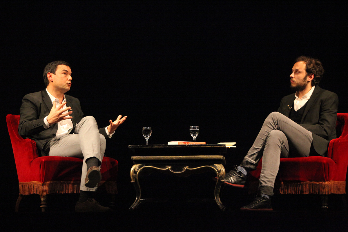 Thomas Piketty & Srećko Horvat, Philosophical Theater, Croatian National Theater, Zagreb, (2015). Image: Mara Bratoš / HNK 