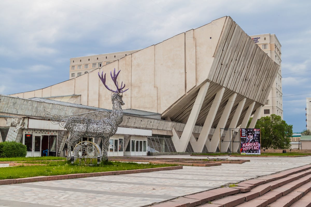  Image: V. Lenin Palace of Sports © Matyas Rehak via Shutterstock