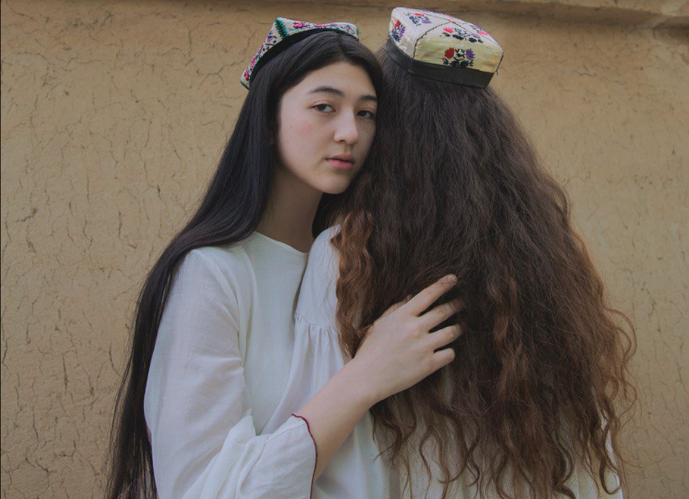Daring photos show womanhood and forbidden love in contemporary Uzbekistan