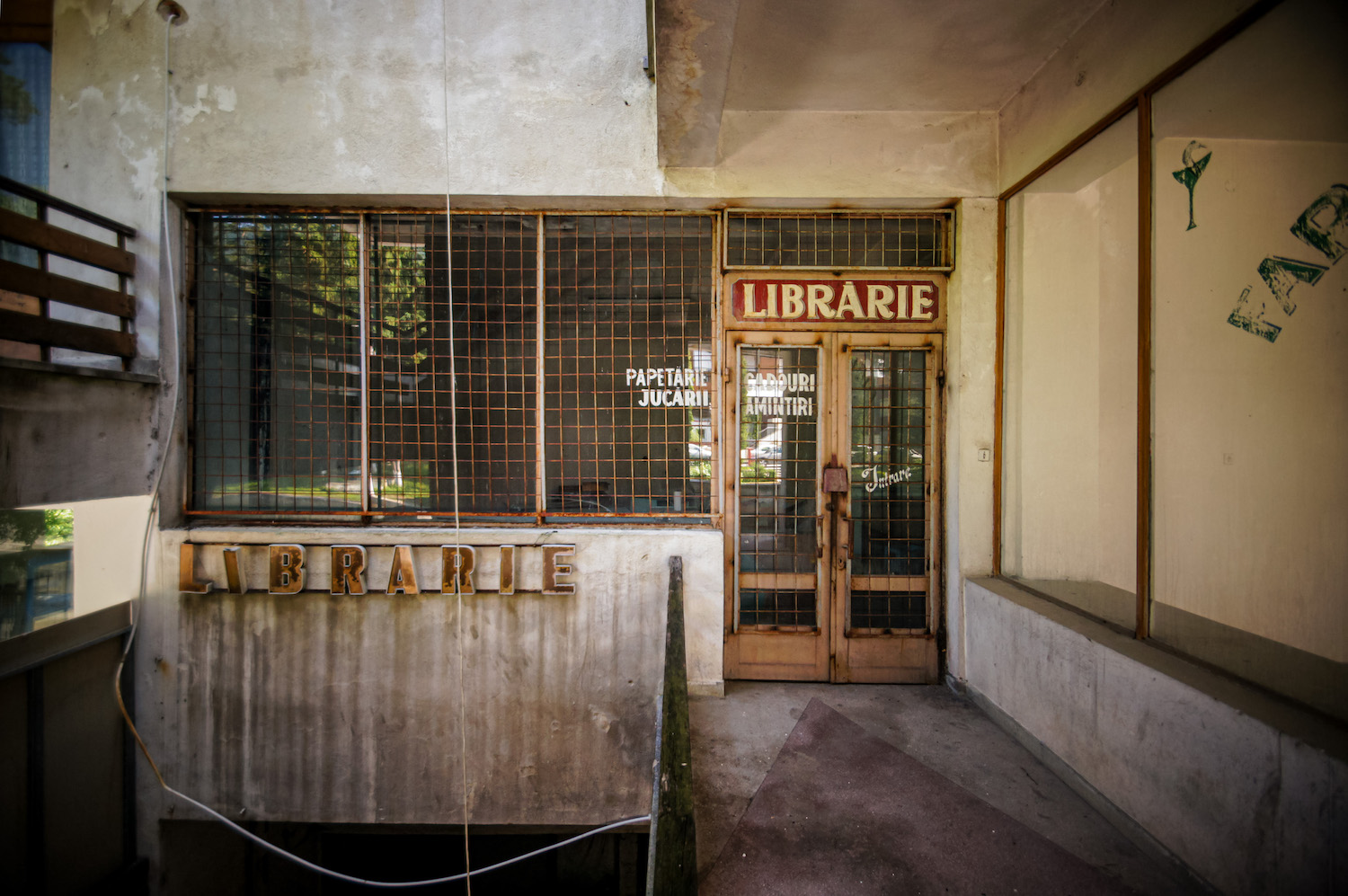 Căciulata, former bookstore. Image: Tudor Constantinescu