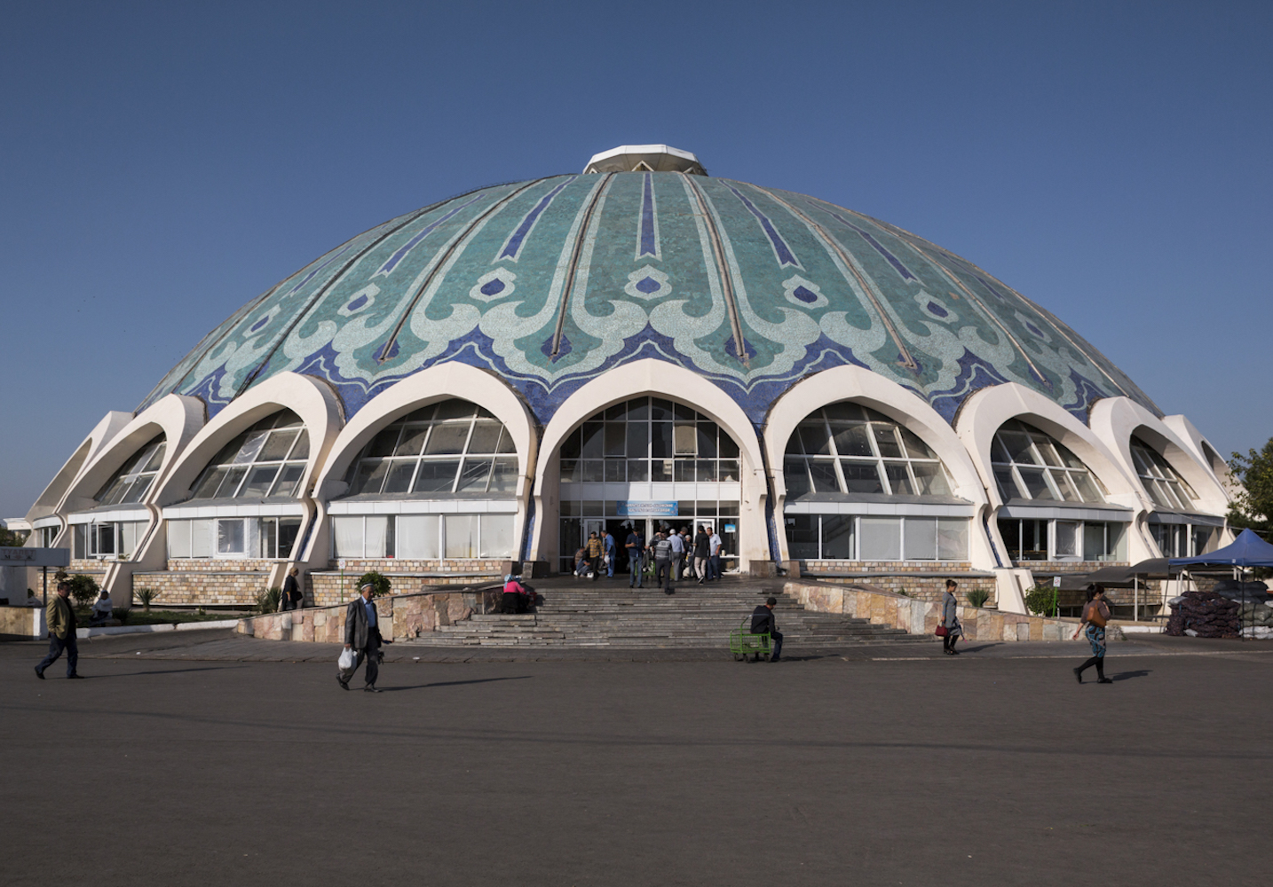 Tashkent’s Chorsu Bazaar blends Islamic architecture with 20th-century modernism | Concrete Ideas