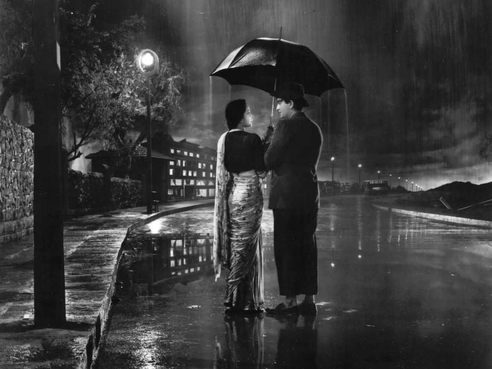 Still from Shree 420 (1955) starring Raj Kapoor and Nargis