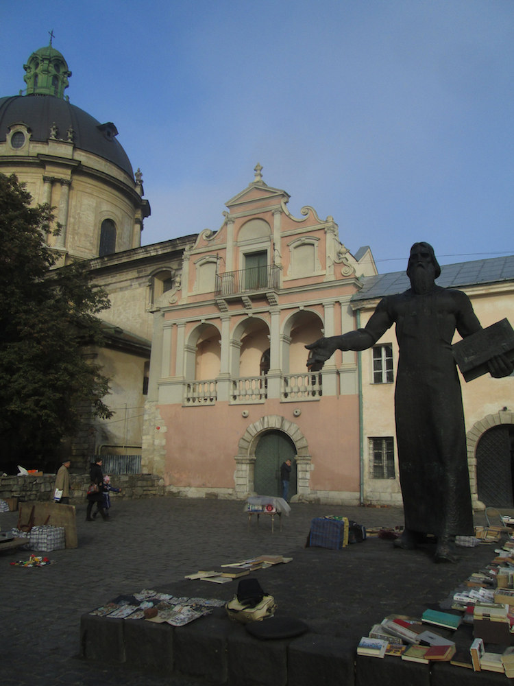 Book market, Lviv (Image: Owen Hatherley)