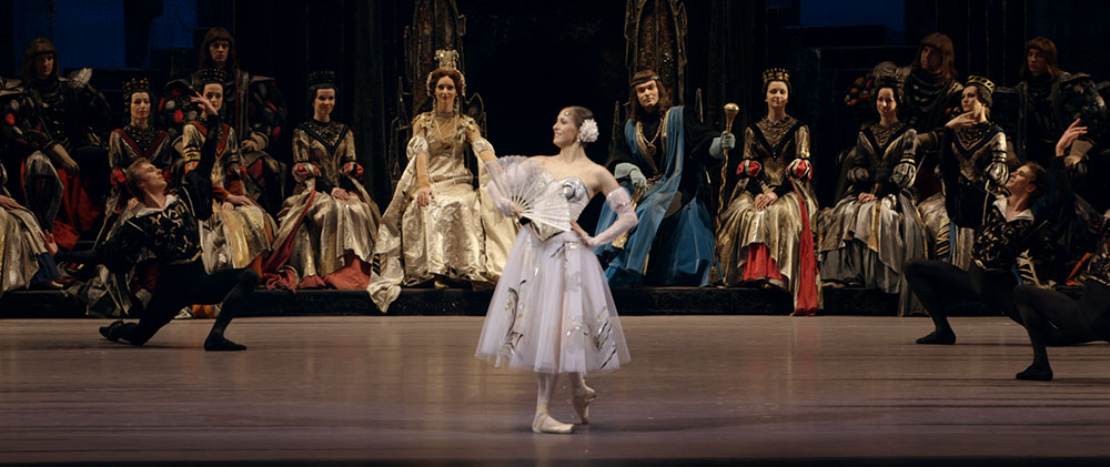 Anastasia Meskova performs in <em>Swan Lake</em> at the Bolshoi