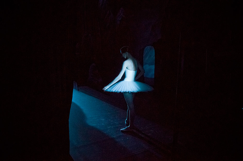 Dancer backstage at <em>La Bayadere</em>