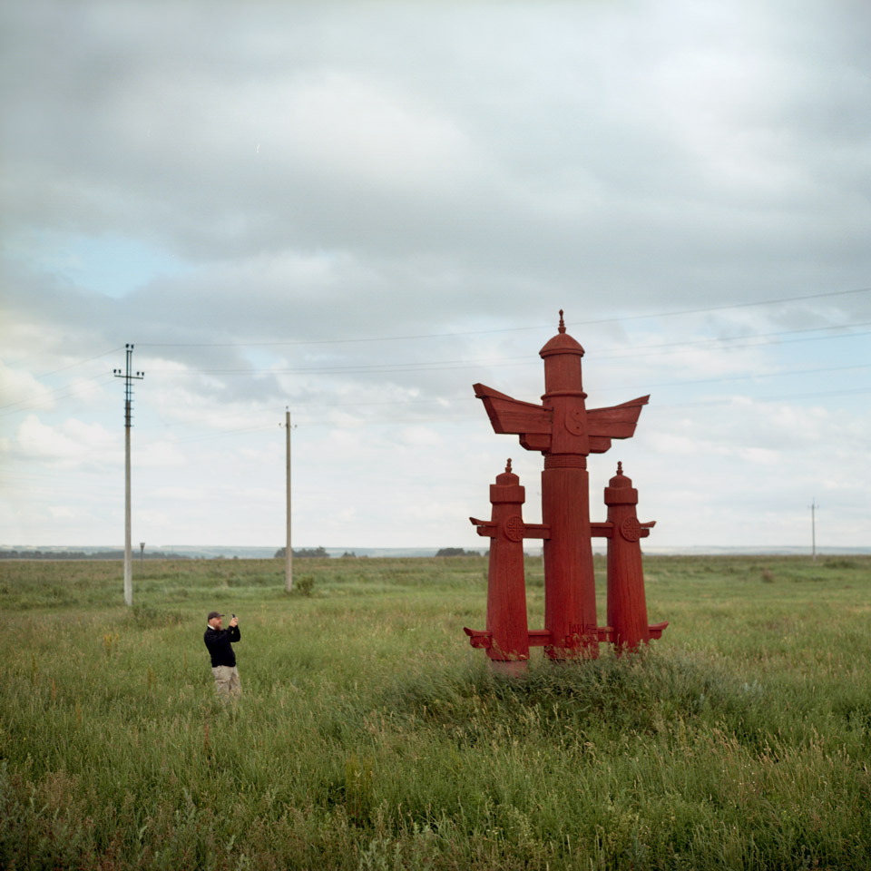 A sculptural composition titled N. Y. Bichurin, set up at the entrance to the village of Tipnera, Cheboksarsky district, Chuvashia (Photo: Ivan Mikhailov)