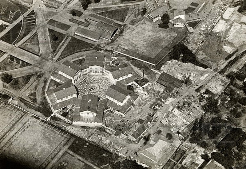 Archival image of the Hexahedron pavilion