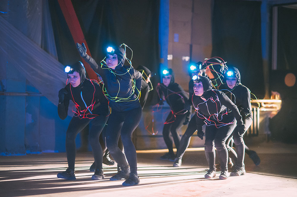 <em>Suprematic Sketches</em>, a dance performance in the Ural Worker printing house. Image: Andrei Sergeev