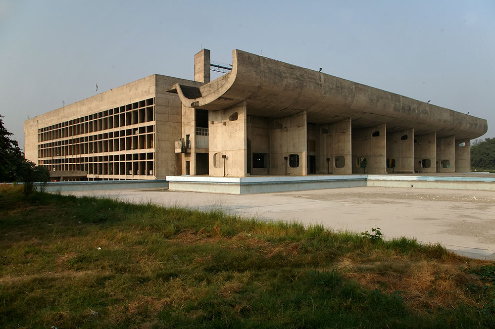 Le Corbusier’s Palace of Assembly, Chandigarh, in 2006. Image: Dave Morris under a CC licence. 