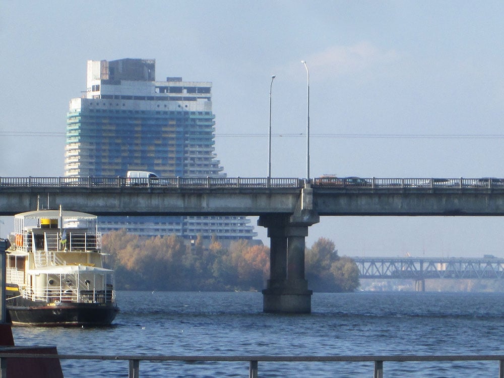 Dnipro river with the Parus Hotel. Image: Owen Hatherley 
