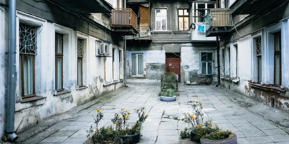 A yard off Velyka Arnautska street, Odessa. Image: Anton under a CC licence