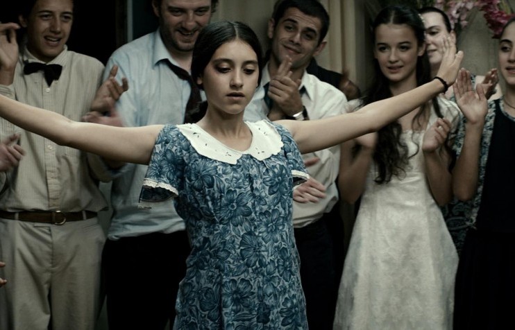 Still from <em>In Bloom</em> (2013), dir. Nana Ekvtimishvili and Simon 