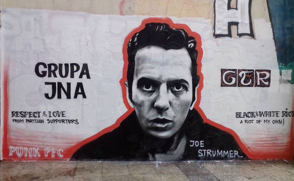 GTR graffiti of Clash frontman Joe Strummer. Image: espreso.rs
