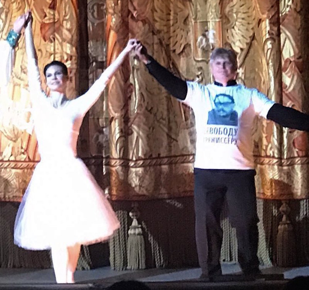 Choreographer Yuri Possokhov wears a T-shirt with Serebrennikov’s face and the words, “Free the director” during the curtain call. Image: @Aleksei_Kudrin/Twitter