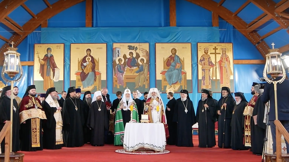 Russian Orthodox Patriarch Kirill addresses crowds during his visit to Bucharest. Image: Casa Jurnalistului/Youtube