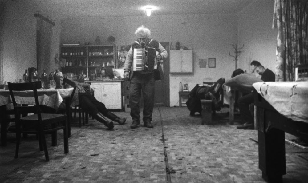 Still from Sátántangó (1994 (image courtesy of Béla Tarr)