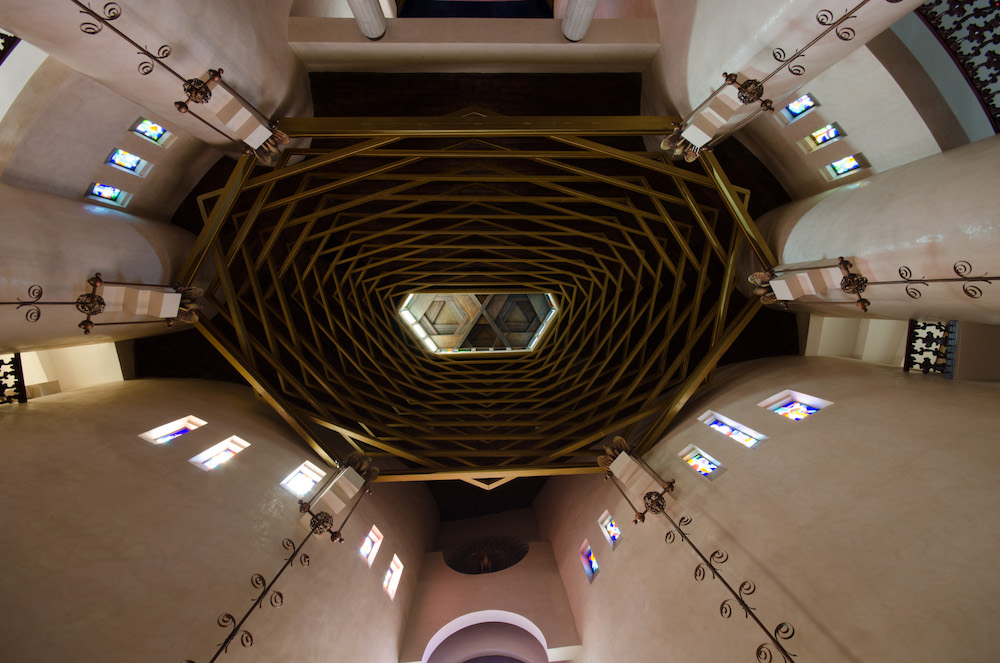 The soaring ceiling of the Wedding Palace's atrium. Based on the central smoke outlet of medieval Georgian great halls, but realised in steel. Image: Vladimer Shioshvili