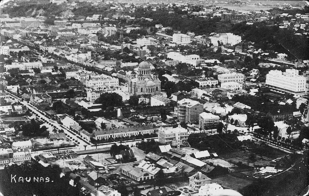 Historical photograph of central Kaunas, dominated by the domes of St Michael the Archangel Church (image: elem under a CC licence)