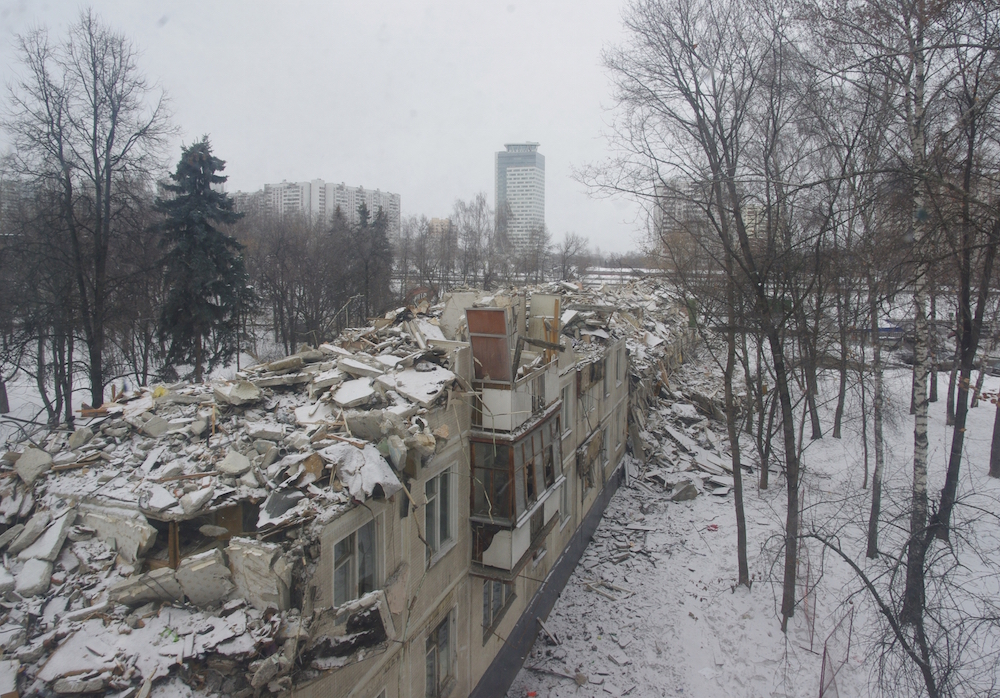 A <em>khrushchevka</em> apartment block on Rublyovskoe Highway in Moscow in the process of demolition (image: Artem Svetlov under a CC licence)