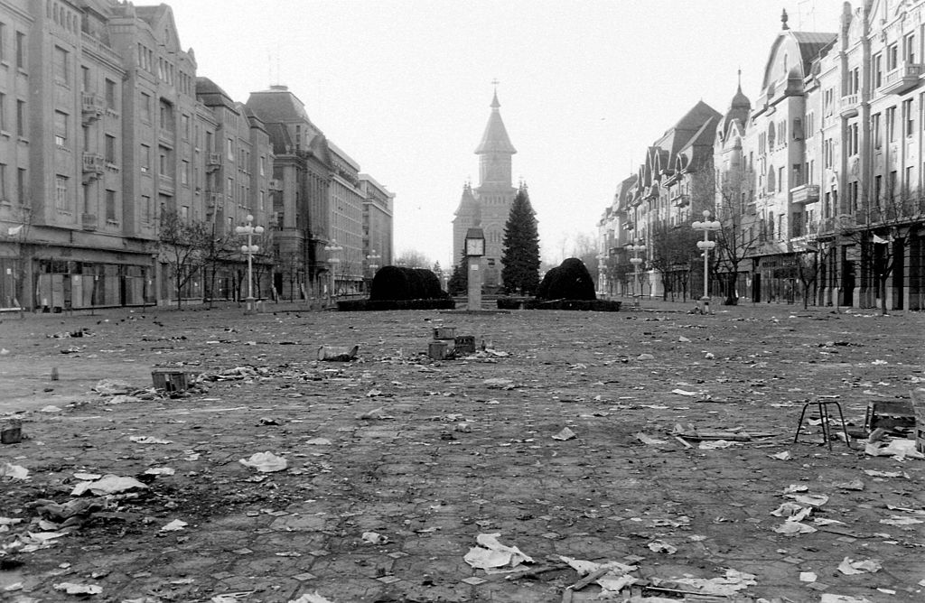 Victory Square in 1989. Image: Fortepan 31915 under a CC licence
