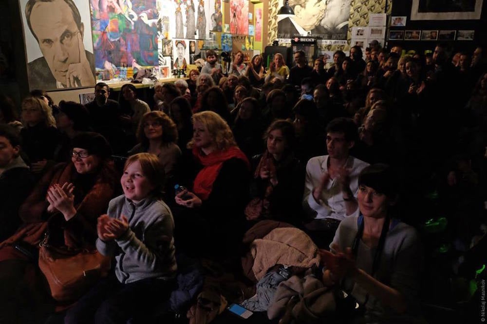 The crowd at Panda “Not Only Russian” Theatre. Image: Nikolaj Masniko/Liveberlin.ru
