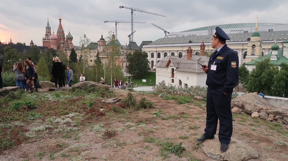 Security guards watch out for vandals in the tundra. Image: Michał Murawski