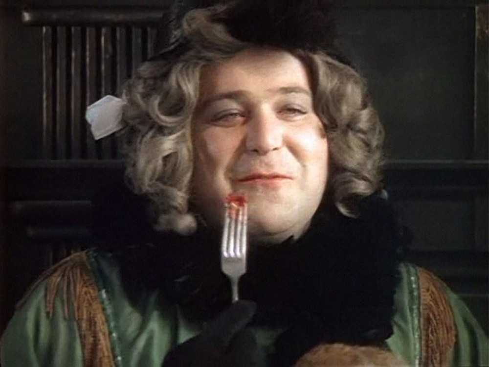 Aleksandr Kalyagin as “Rosa D'Alvadoretz” in <em>Hello, I'm Your Aunt!</em> (dir. Viktor Titov, 1974)