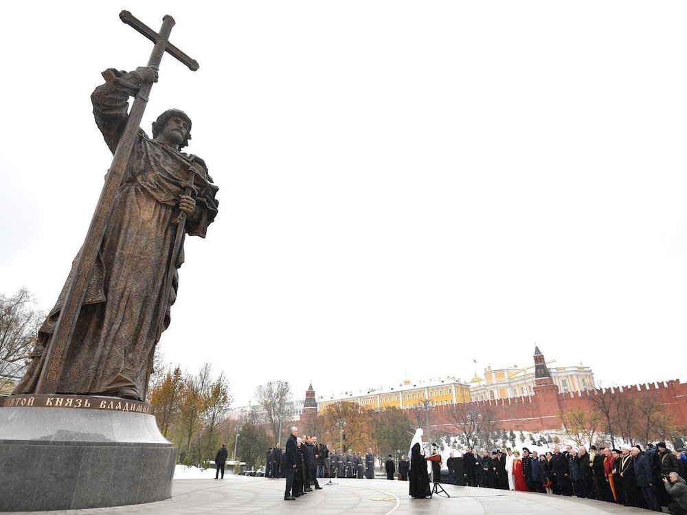 The statue to Prince Vladimir, ruler of the medieval state of Kievan Rus, recently erected outside the Kremlin. Image: kremlin.ru