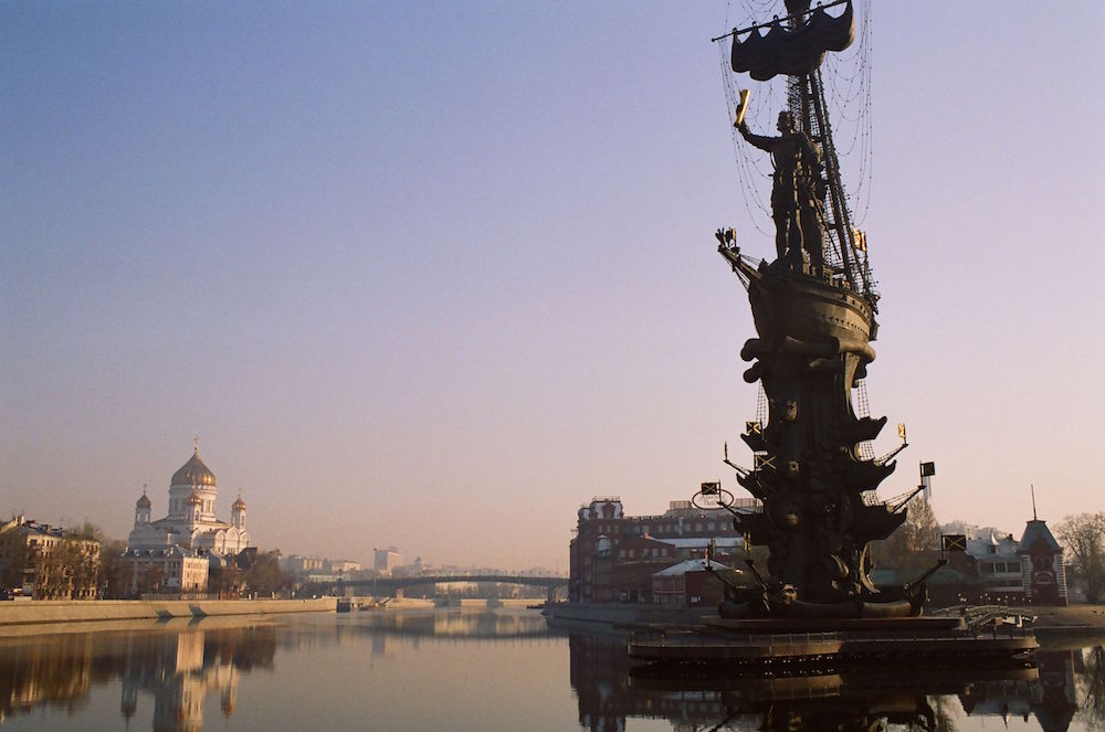 Zurab Tsereteli’s notorious Peter the Great monument on the Moskva River. Image: yeowatzup under a CC licence