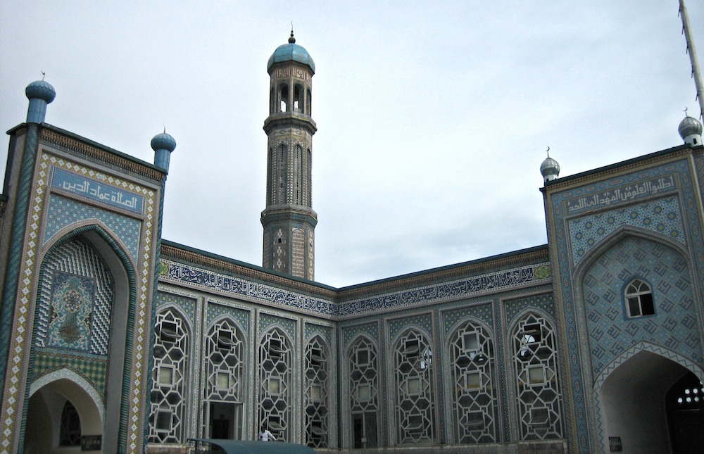 Dushanbe’s central mosque. Image: Prince Roy under a CC licence