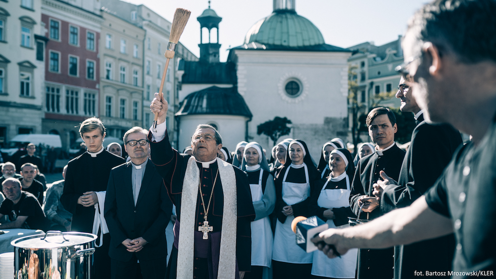 Still from <em>Clergy</em> (2018), dir. by Wojciech Smarzowski. Image: Bartek Mrozowski/Kino Świat