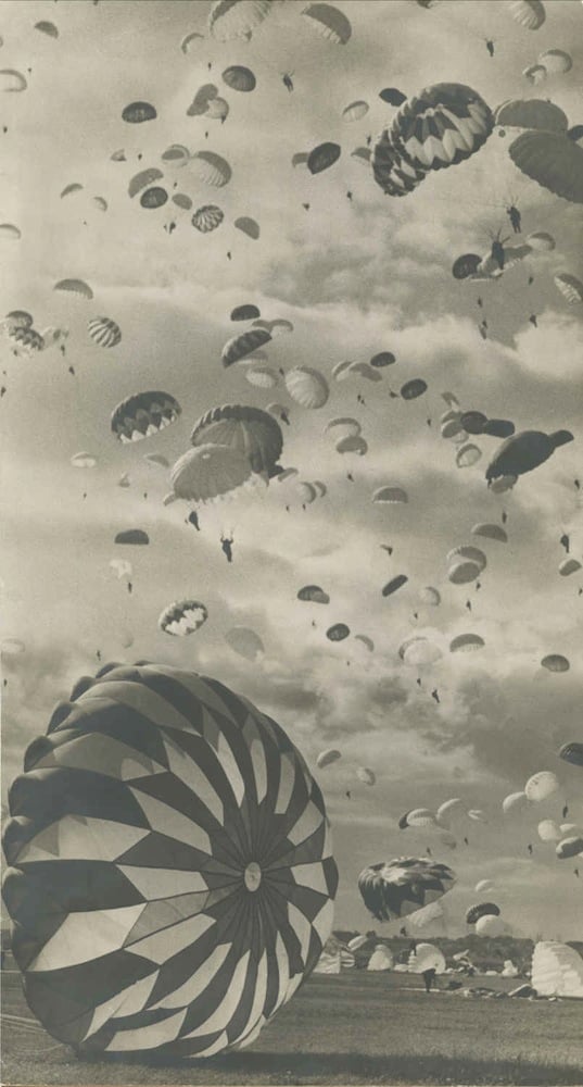 Emmanuil Evzerikhin, Paratroopers, Preparation for an air force Parade in Tushino. Courtesy of Nailya Gallery