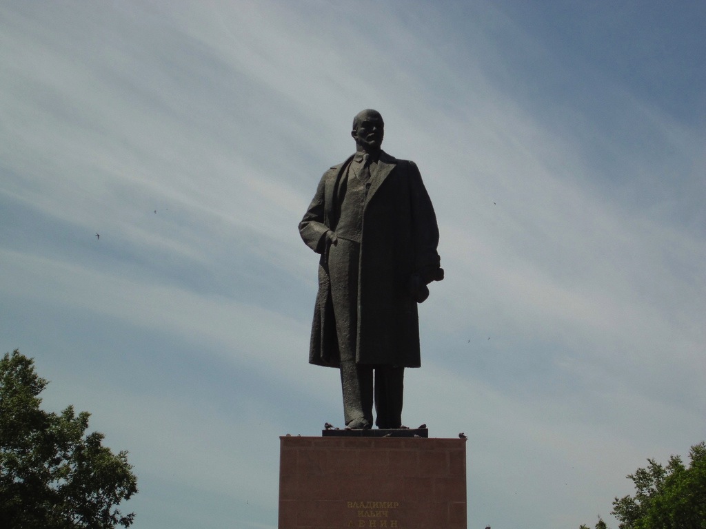 Statue of Lenin in Yuzhno-Sakhalinsk, Sakhalin. Photograph: Ignacio Gallego under a CC licence