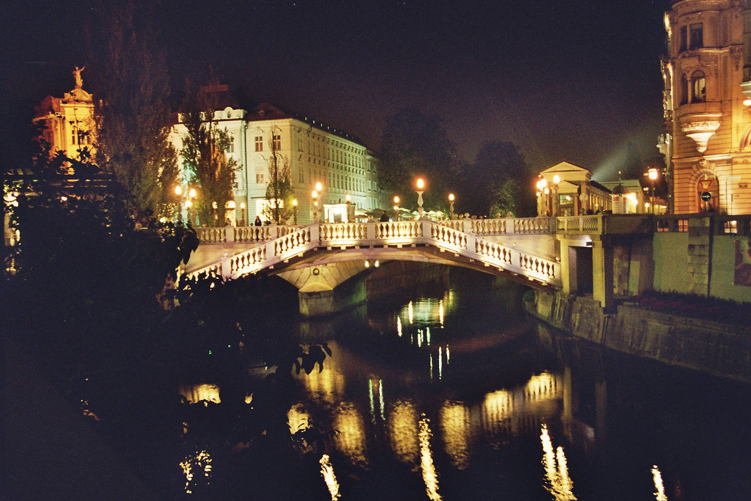 Triple Bridge. Image: Arian Zwegers under CC licence