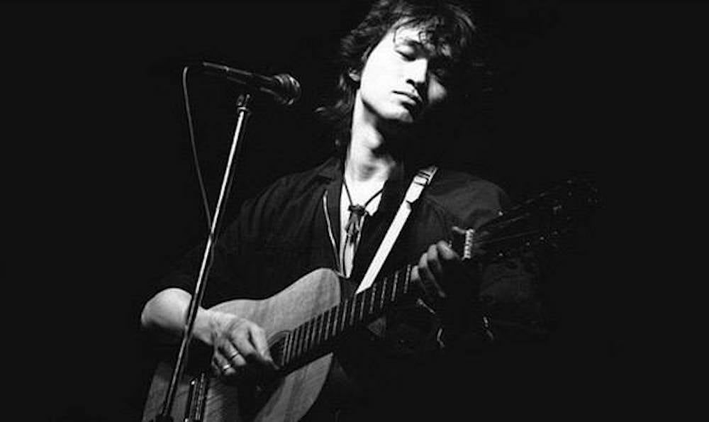 Viktor Tsoi performing live. Image: Nikoloz Katcharava / Facebook