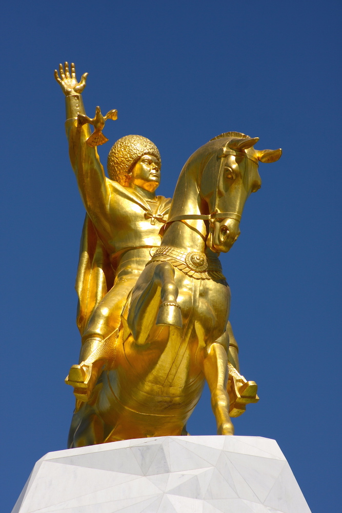 Statue of President Gurbanguly Berdymukhammedov. Image: Felix Lowe