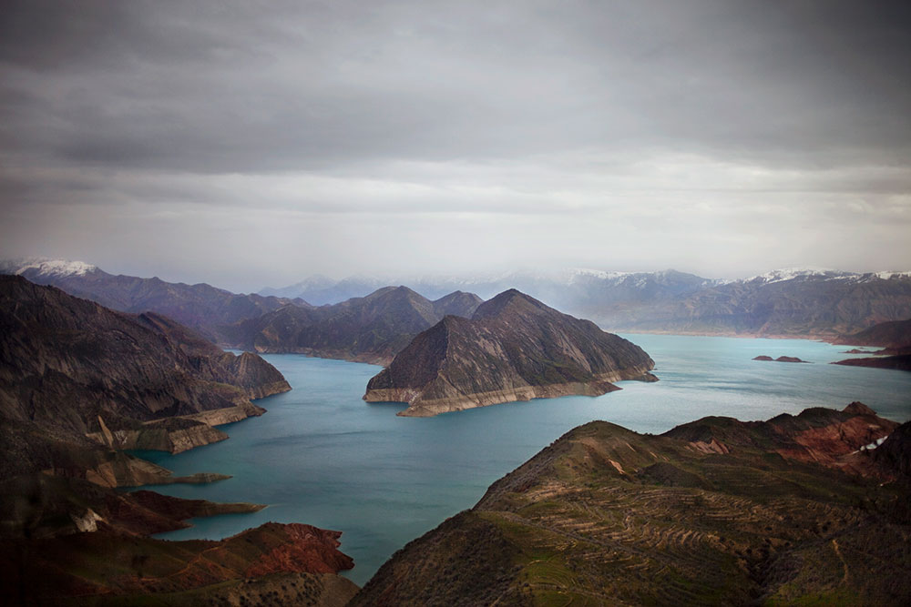 The Nurek reservoir, Tajikistan (Photo: Carolyn Drake)