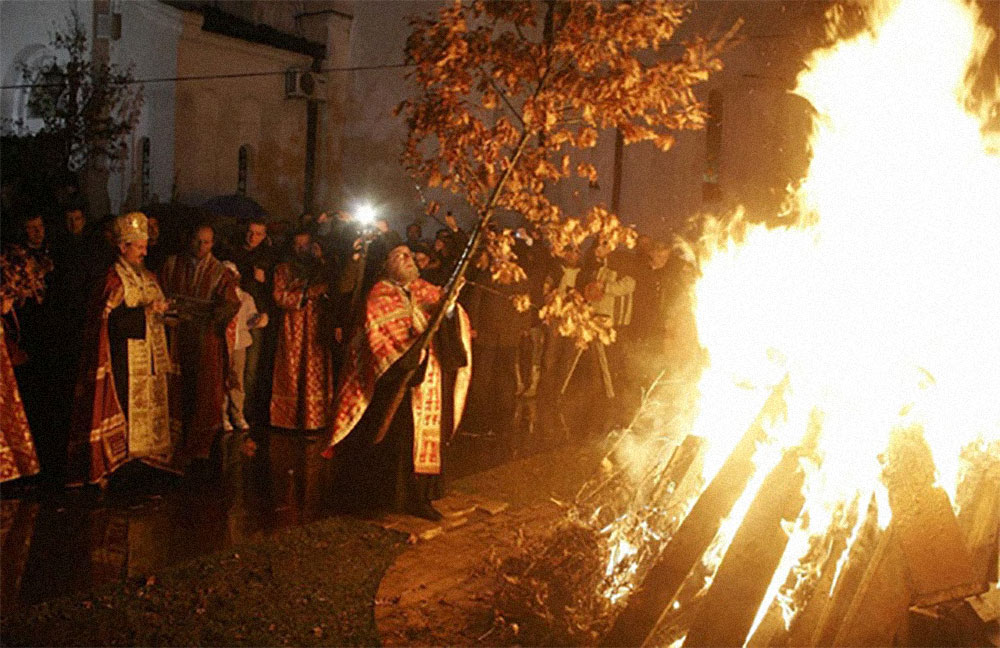 Burning of the badnjak in Belgrade. Image: Lazar under a CC licence