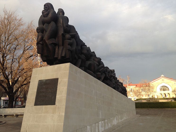 Monument to the victims of Stalinist repression. Image: Georgiana Murariu