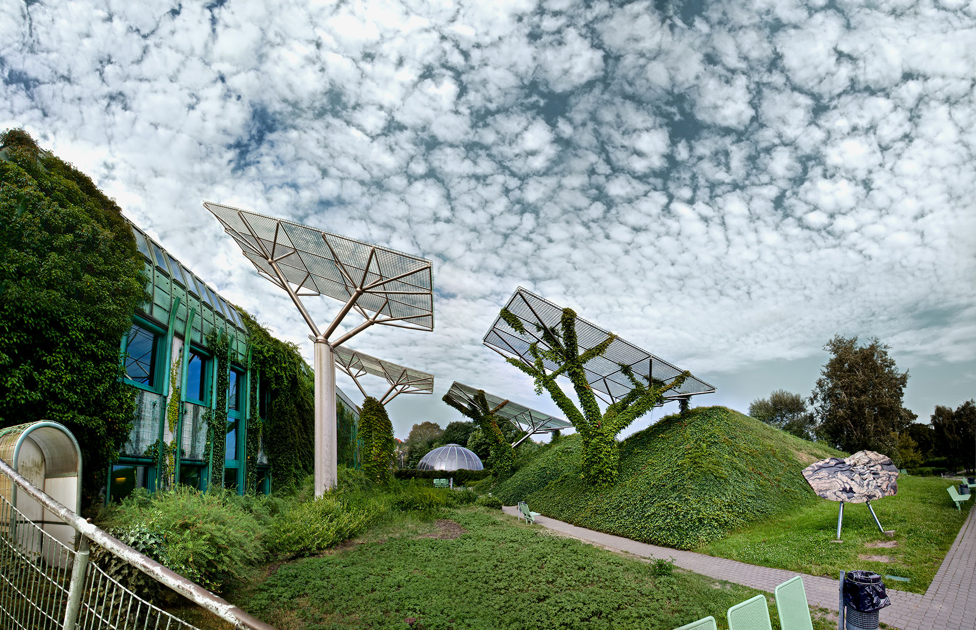 University of Warsaw Library’s botanical gardens. Image: Andrew Seles under CC licence